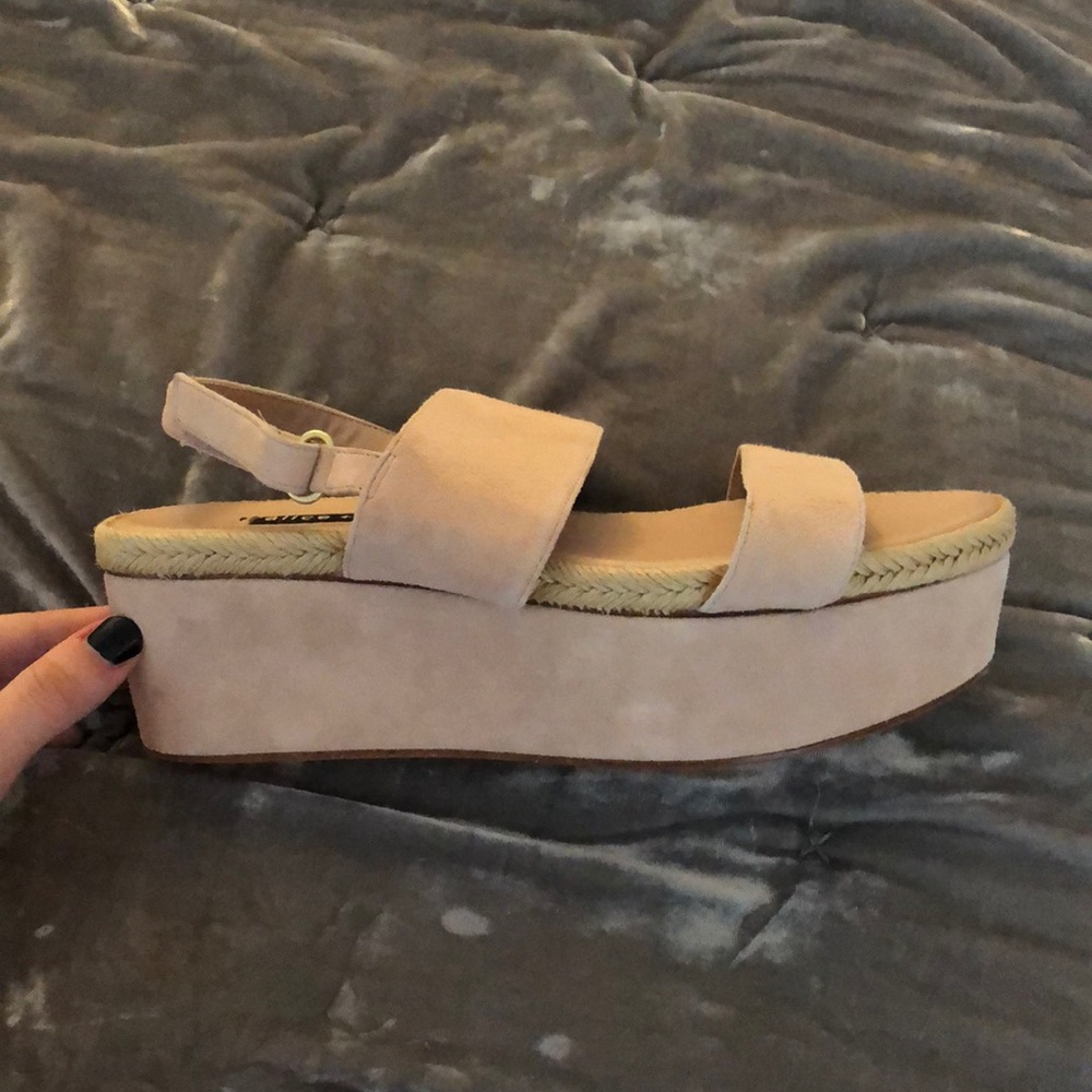 Alice + Olivia Anastasia Platforms in Blush - Picture 3 of 4